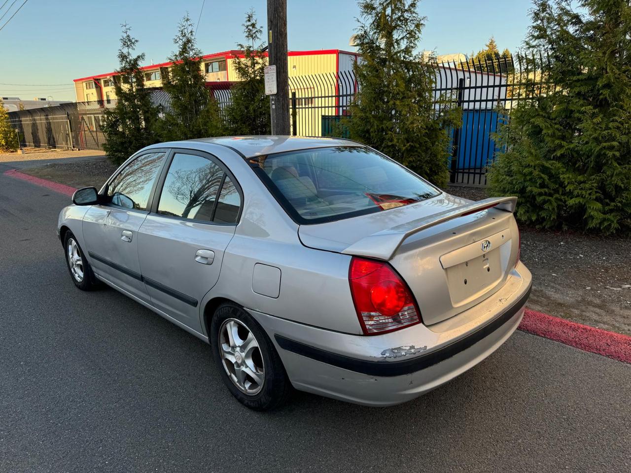 Hyundai Elantra GLS 4-Door 2005