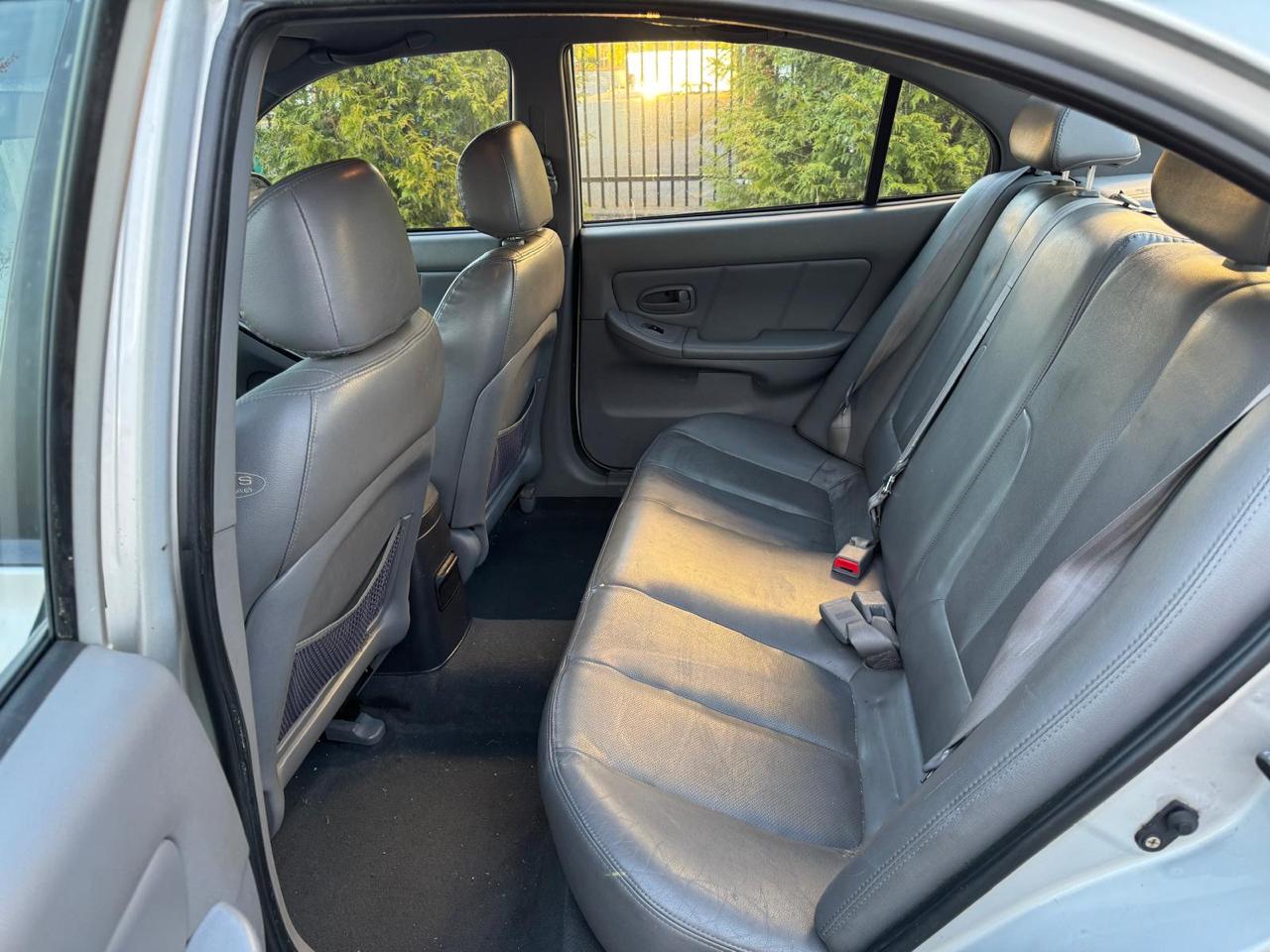 Hyundai Elantra GLS 4-Door 2005