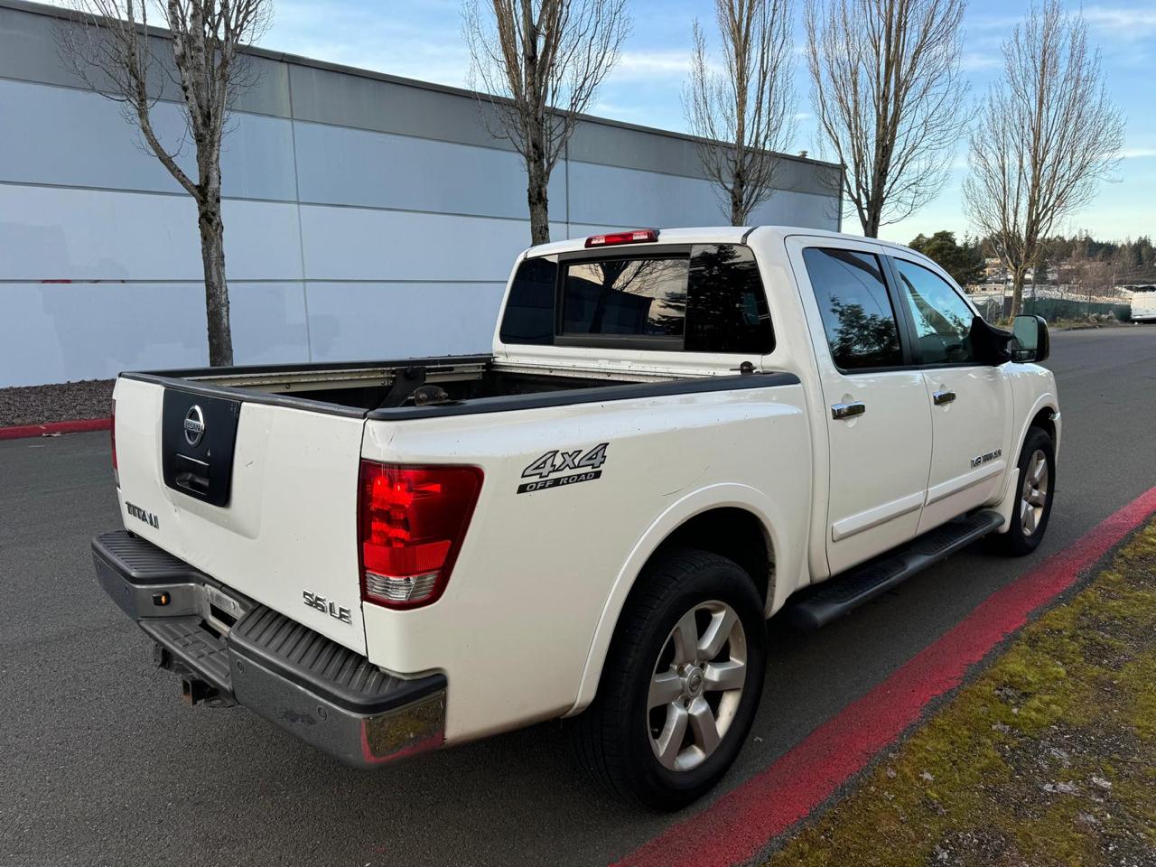 Nissan Titan LE Crew Cab 4WD SWB 2008