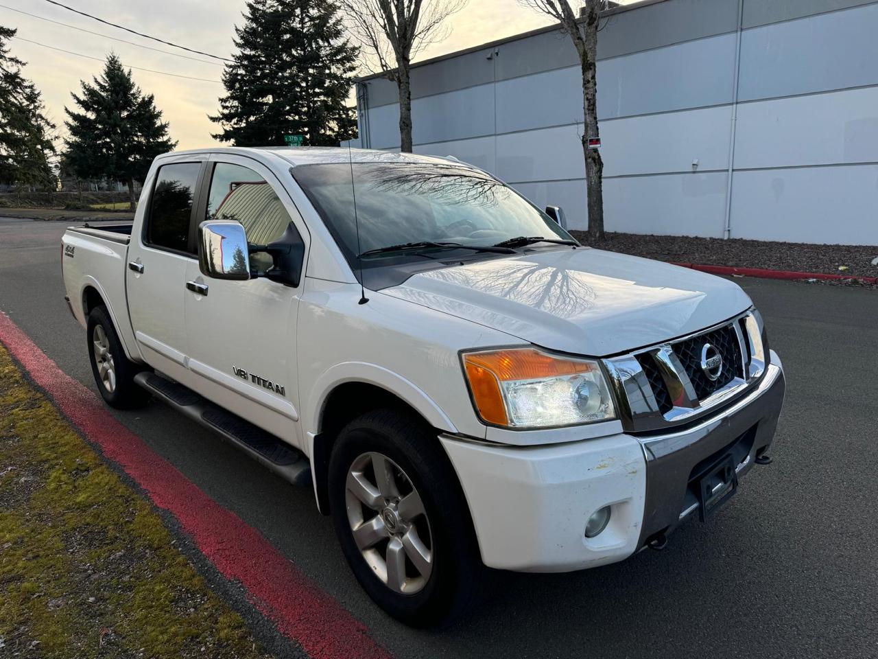 Nissan Titan LE Crew Cab 4WD SWB 2008
