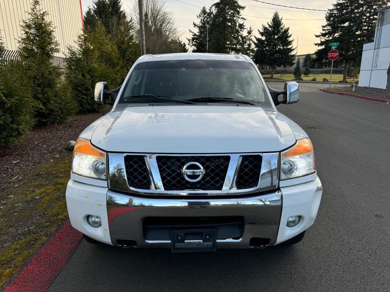 Nissan Titan LE Crew Cab 4WD SWB 2008