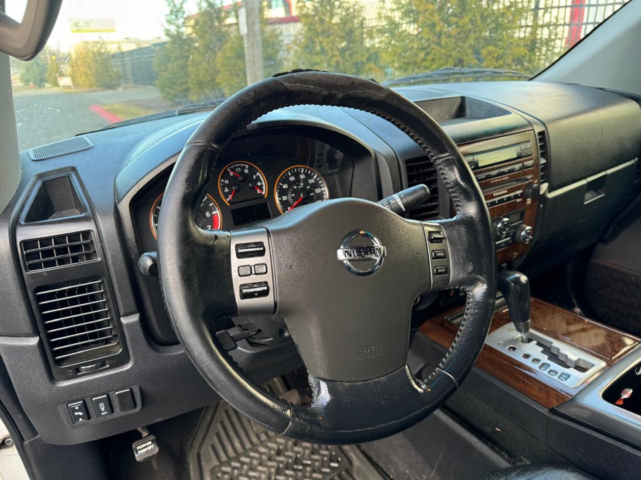 Nissan Titan LE Crew Cab 4WD SWB 2008