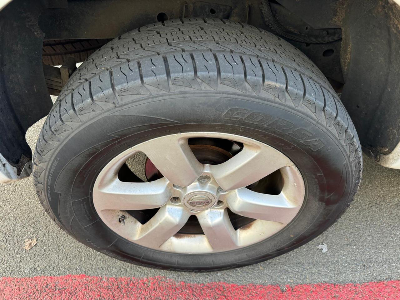 Nissan Titan LE Crew Cab 4WD SWB 2008