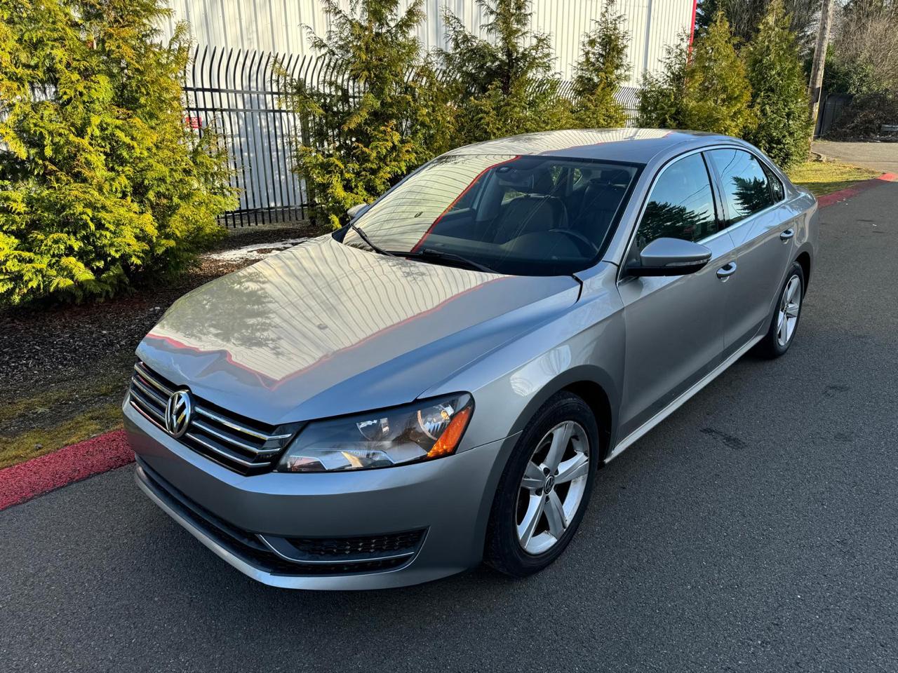 Volkswagen Passat 2.5L SE AT 2012