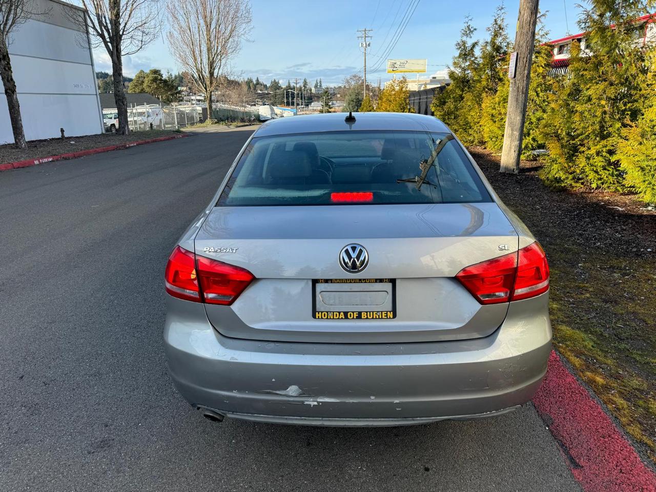 Volkswagen Passat 2.5L SE AT 2012