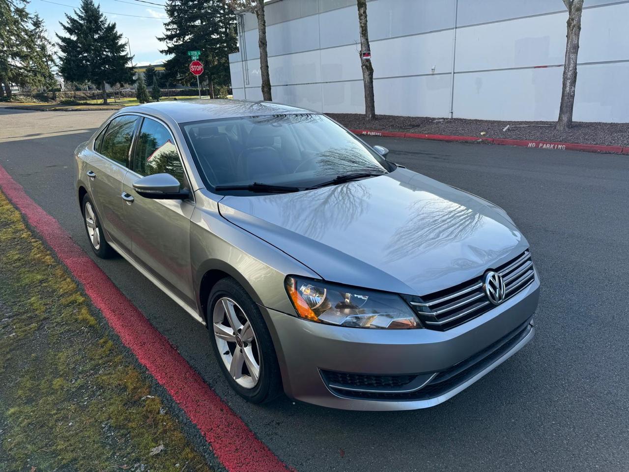 Volkswagen Passat 2.5L SE AT 2012