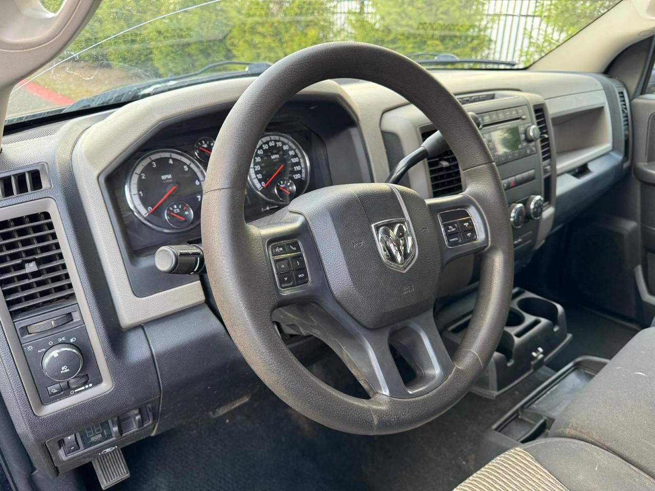 RAM 1500 4WD Reg Cab 120.5"  RAM 1500 Express 2012