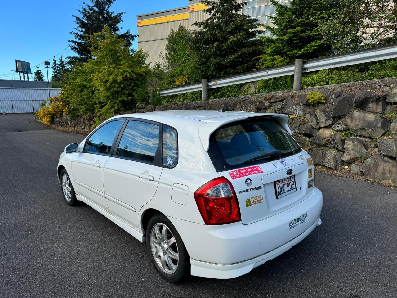 Kia Spectra5 Base 2006