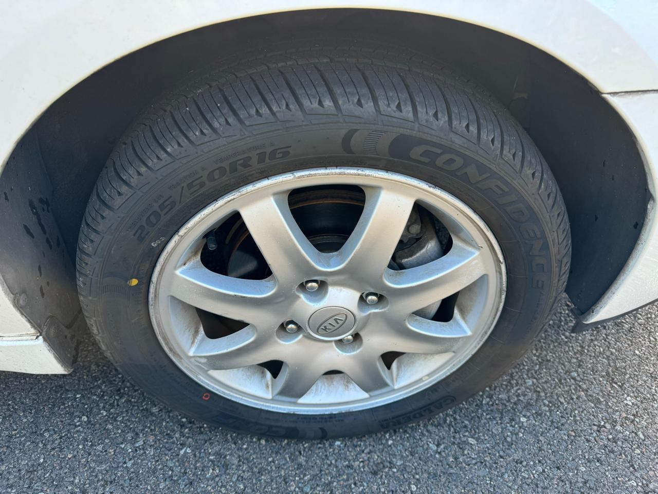Kia Spectra5 Base 2006