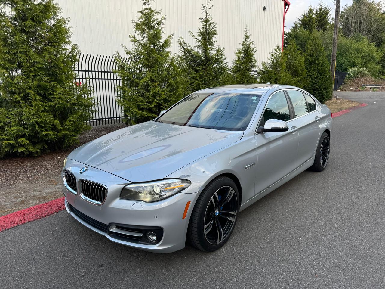 BMW 5-Series 528i xDrive 2016