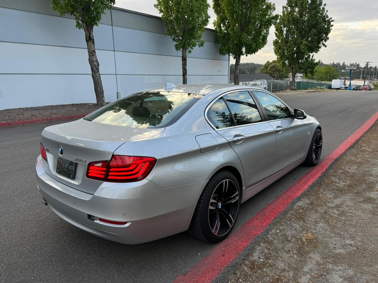 BMW 5-Series 528i xDrive 2016