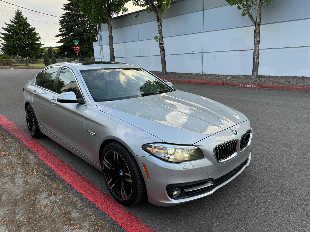 BMW 5-Series 528i xDrive 2016