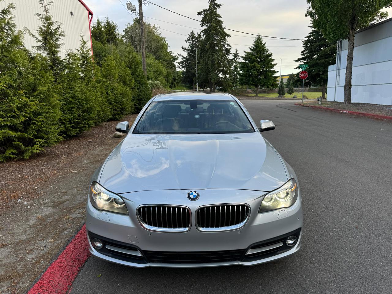 BMW 5-Series 528i xDrive 2016