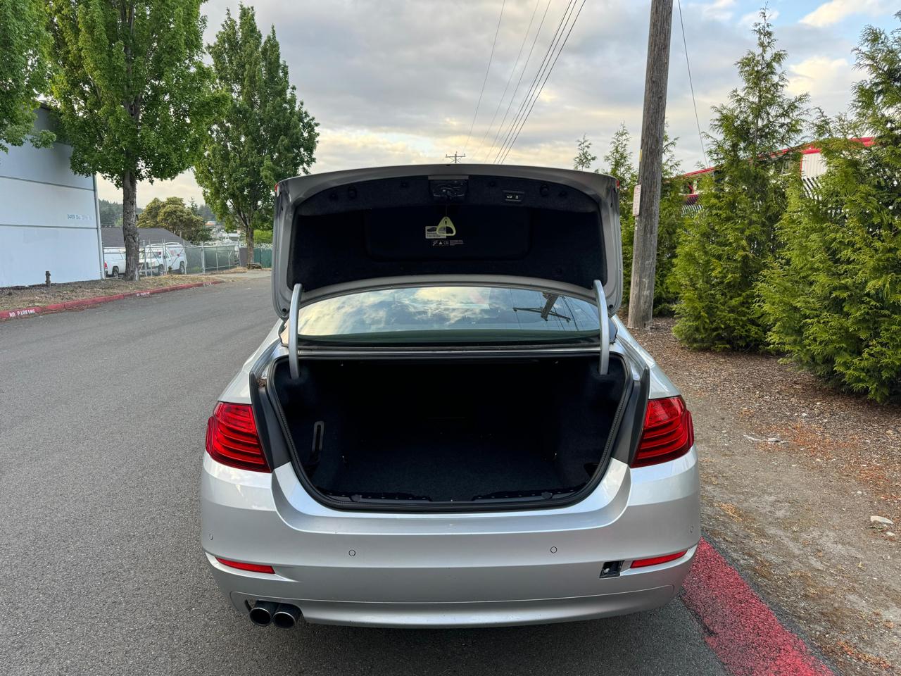 BMW 5-Series 528i xDrive 2016