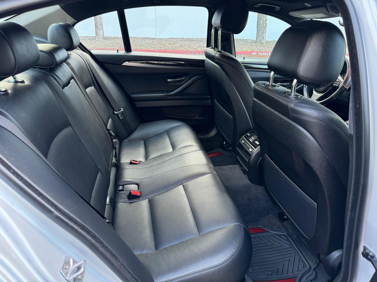 BMW 5-Series 528i xDrive 2016