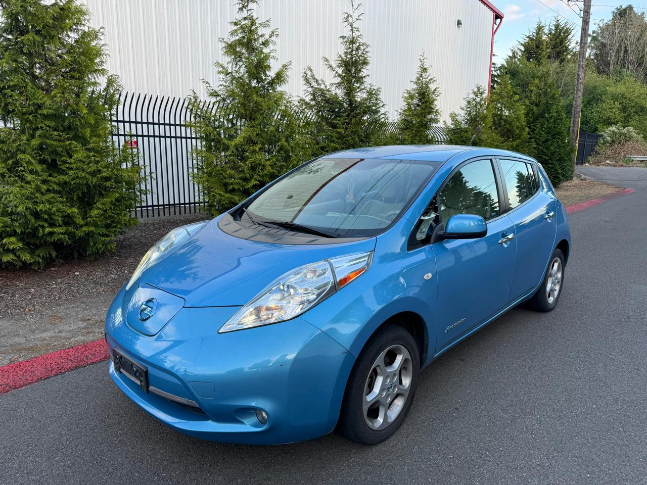 Nissan Leaf SL 2011