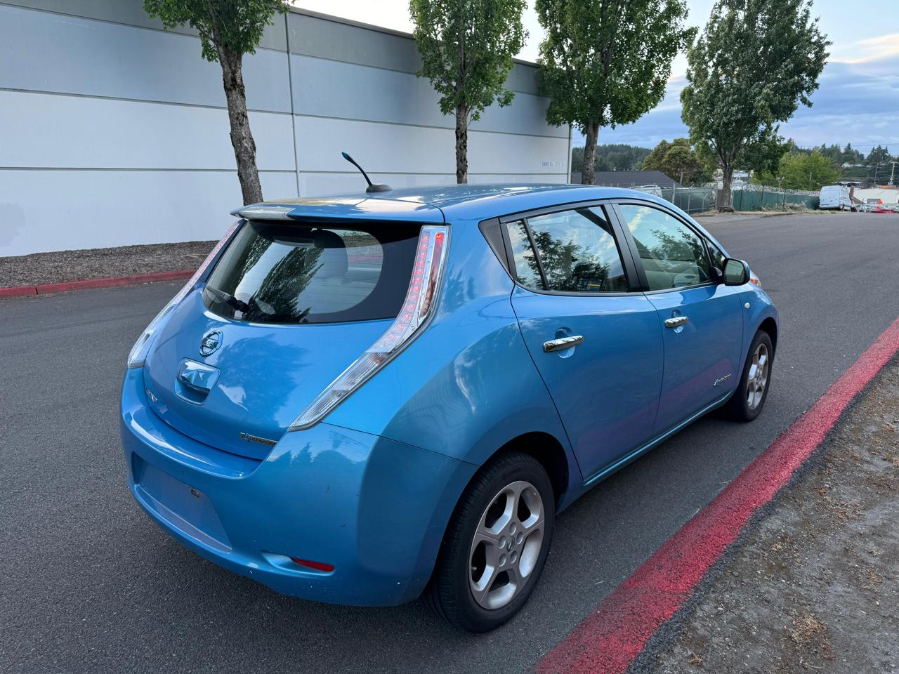 Nissan Leaf SL 2011