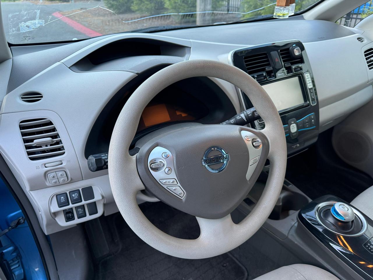 Nissan Leaf SL 2011