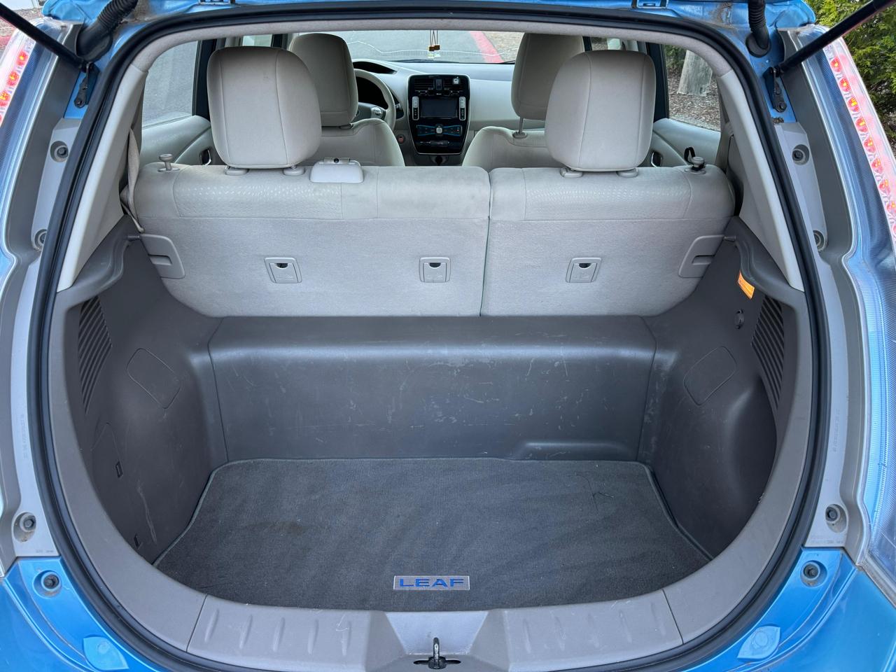 Nissan Leaf SL 2011