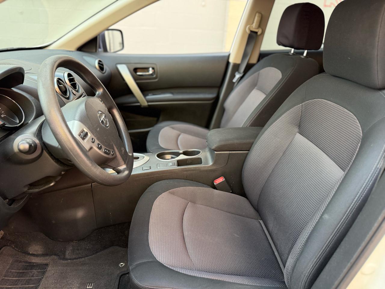 Nissan Rogue S AWD 2013