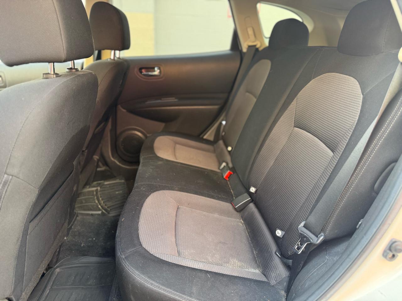 Nissan Rogue S AWD 2010