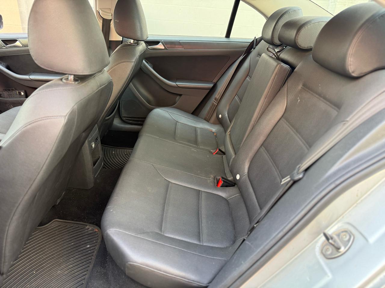Volkswagen Jetta SE 2012