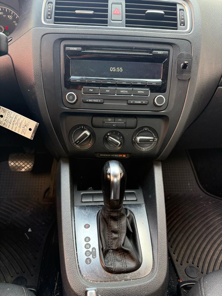Volkswagen Jetta SE 2012