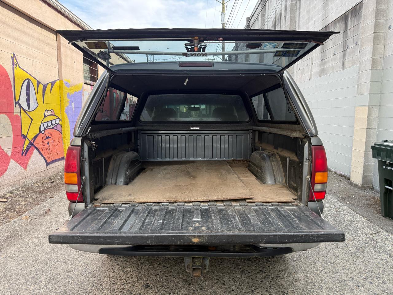 GMC Sierra 1500 SL Ext. Cab Short Bed 4WD 2002