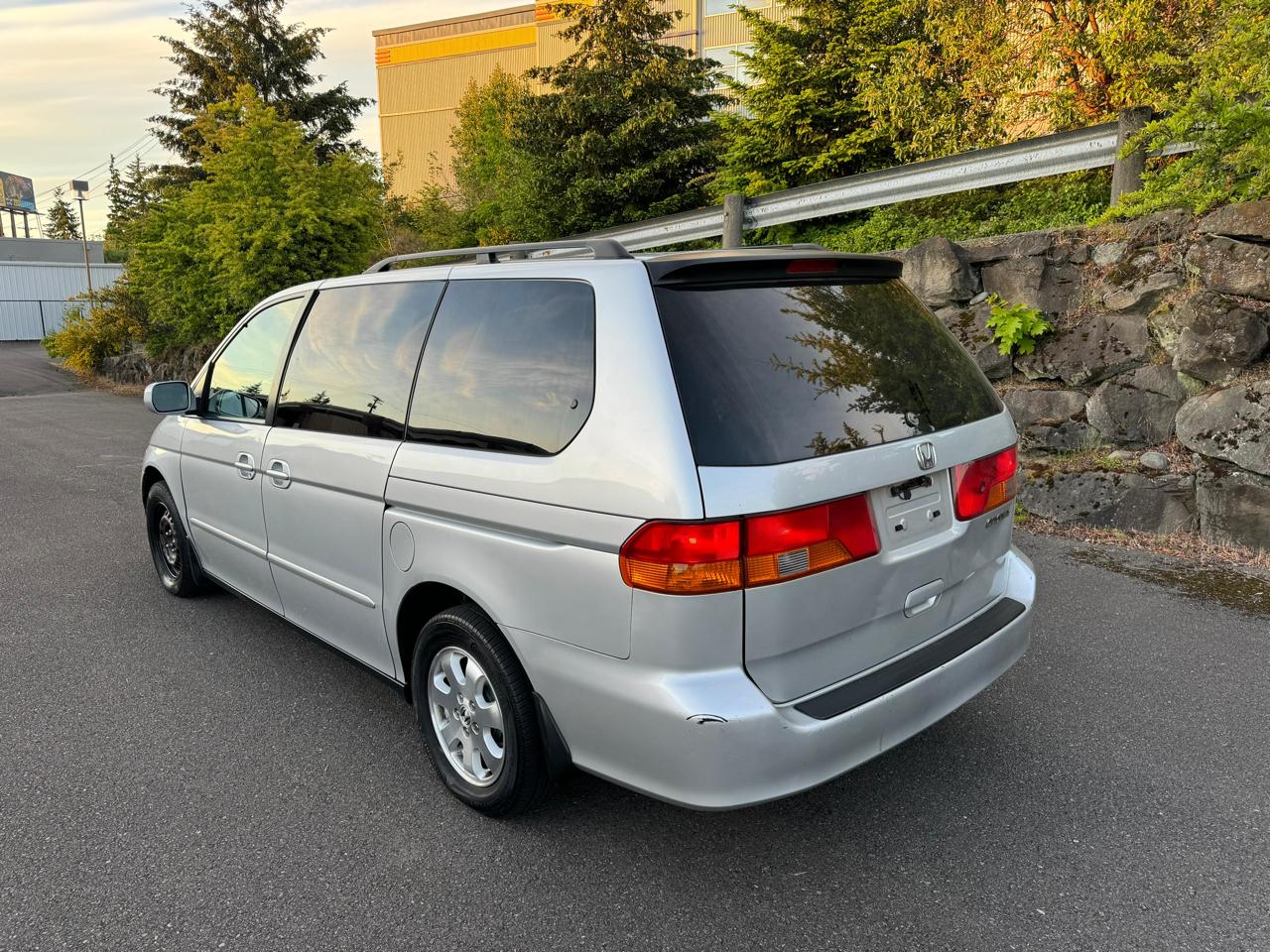 Honda Odyssey EX w/ Leather and DVD 2004