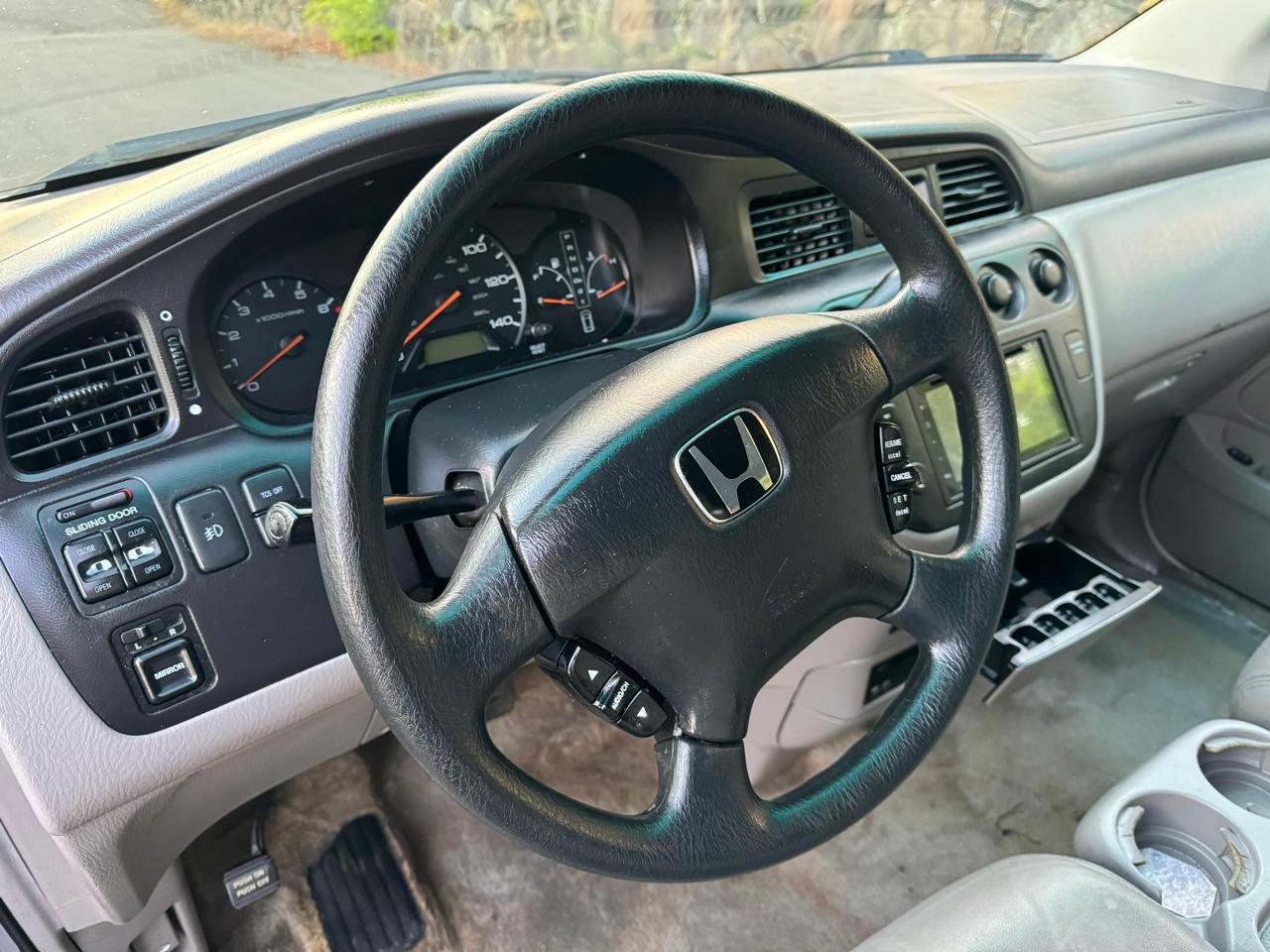 Honda Odyssey EX w/ Leather and DVD 2004