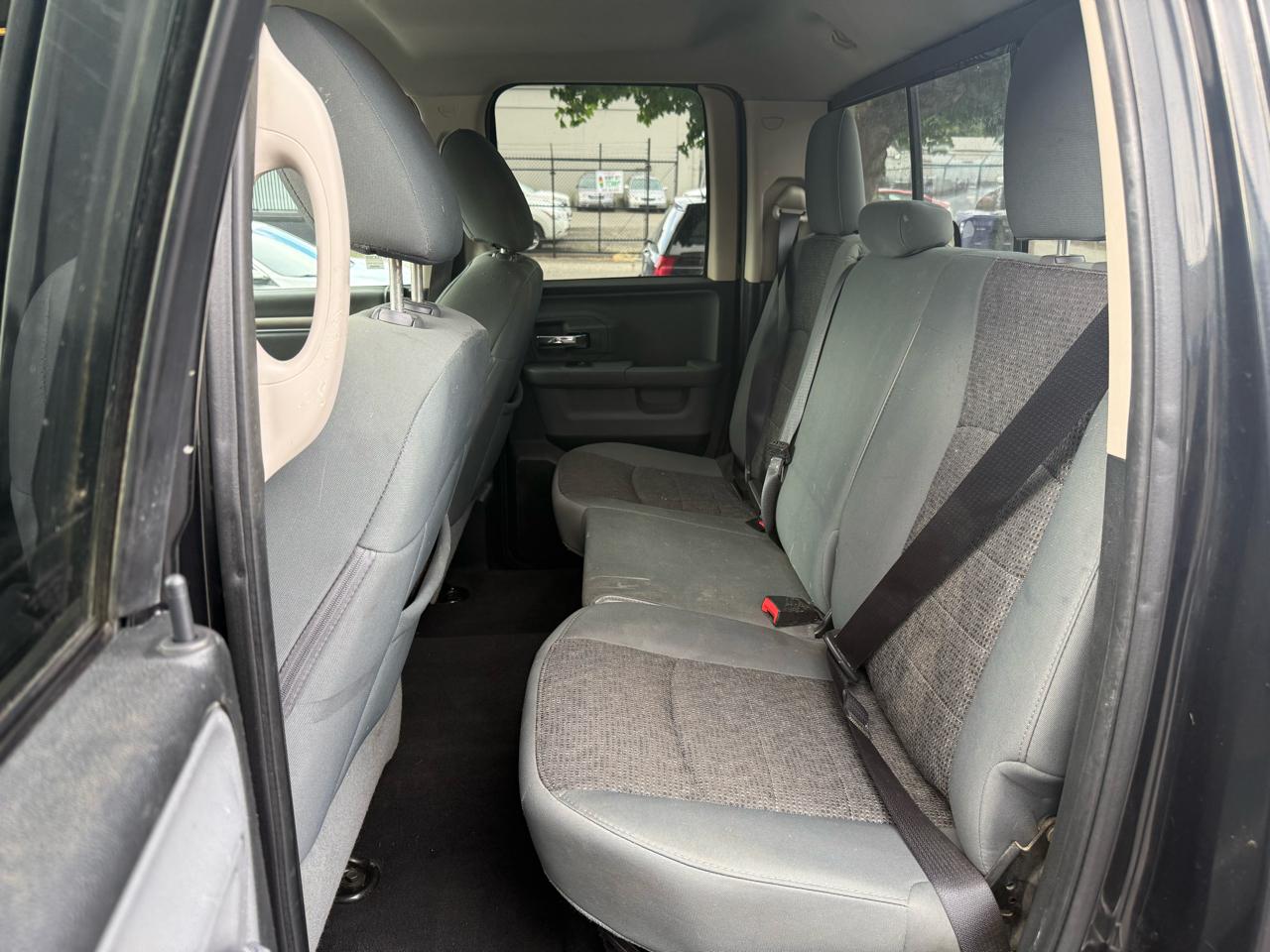 RAM 1500 Big Horn 4wd Quad Cab 2016