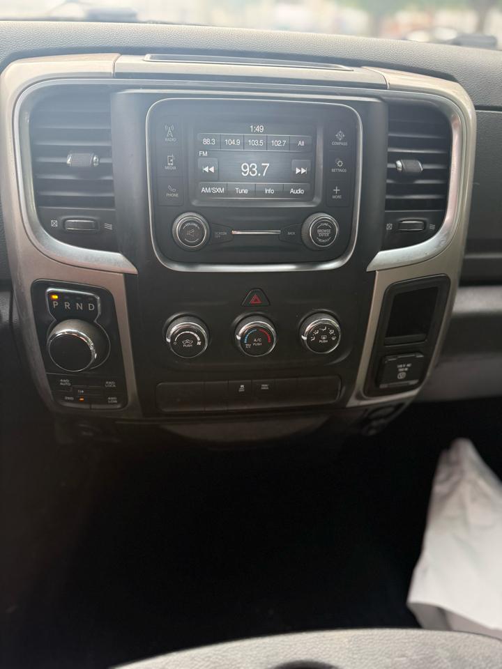 RAM 1500 Big Horn 4wd Quad Cab 2016