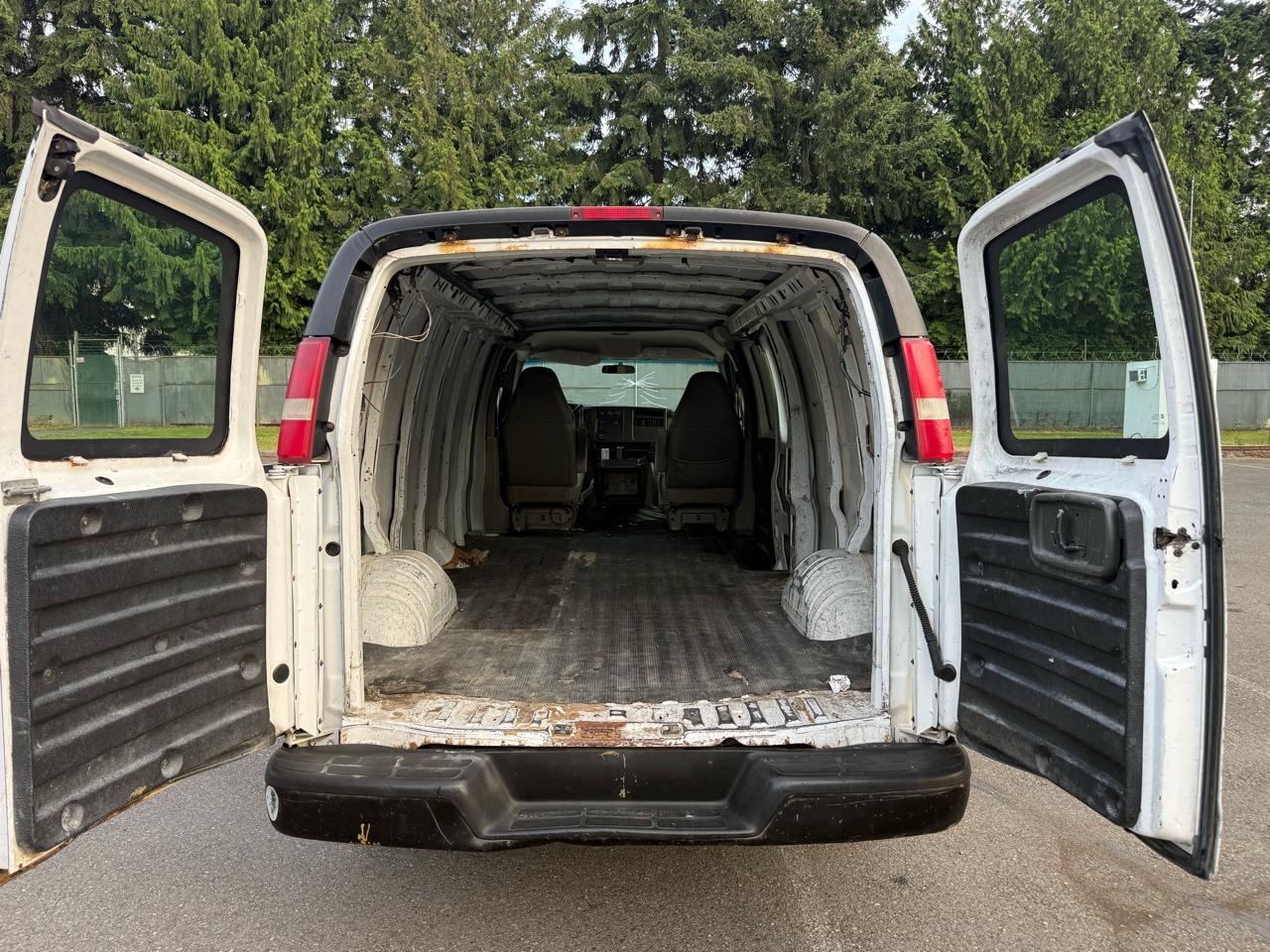 GMC Savana G2500 Extended Cargo 2003