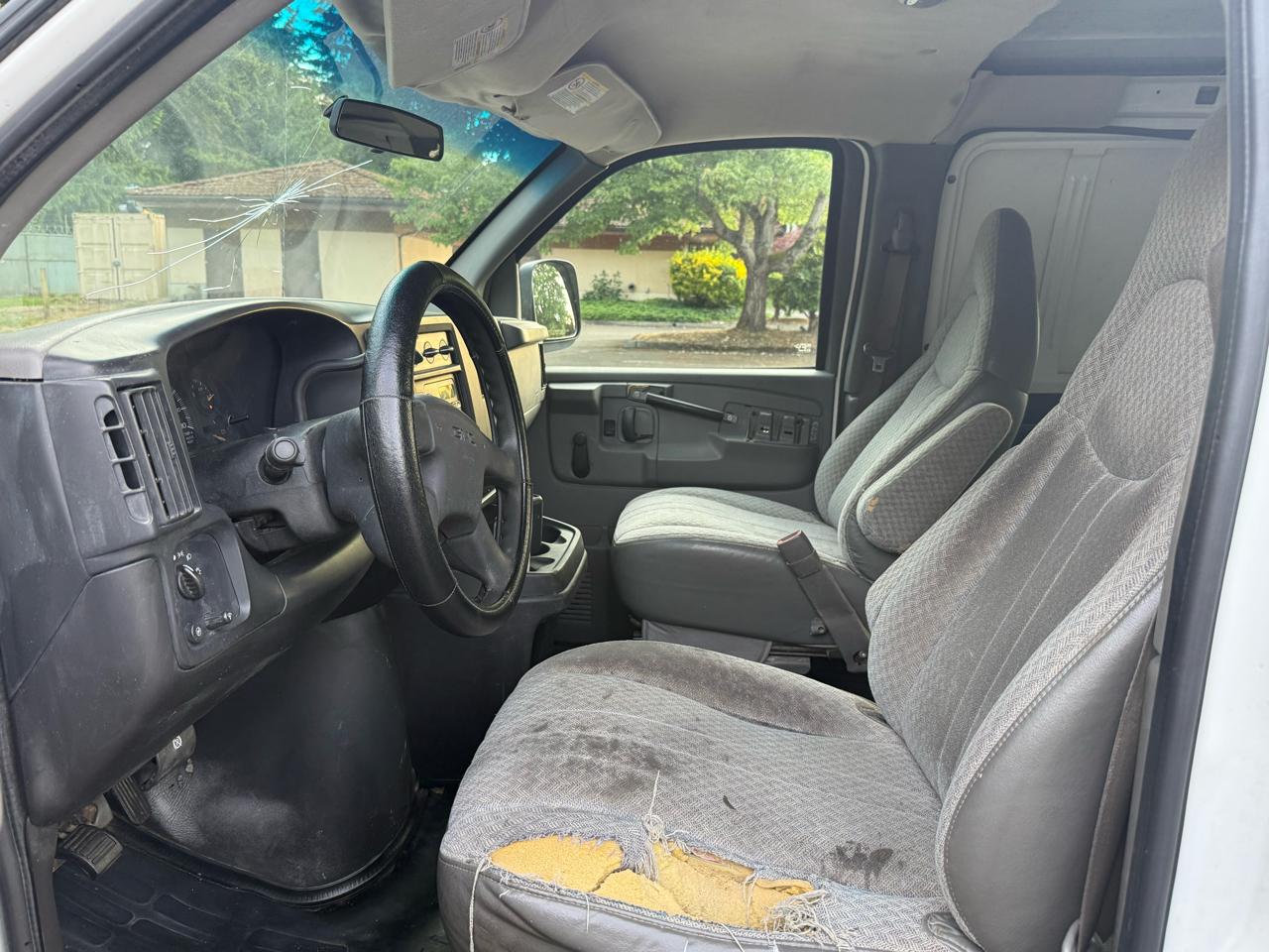 GMC Savana G2500 Extended Cargo 2003