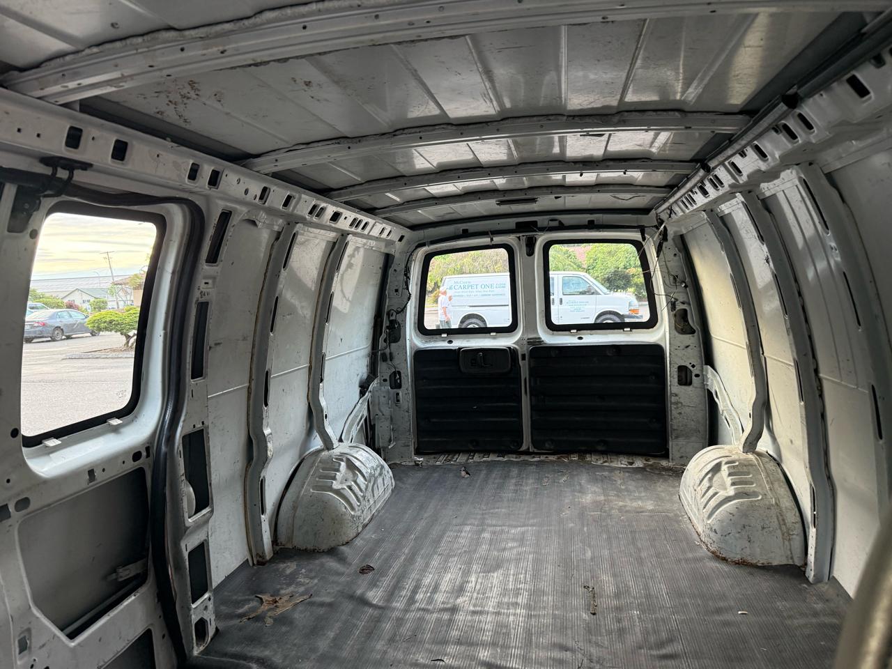 GMC Savana G2500 Extended Cargo 2003