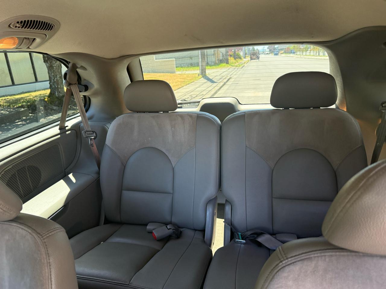Chrysler Town & Country Limited FWD 2003