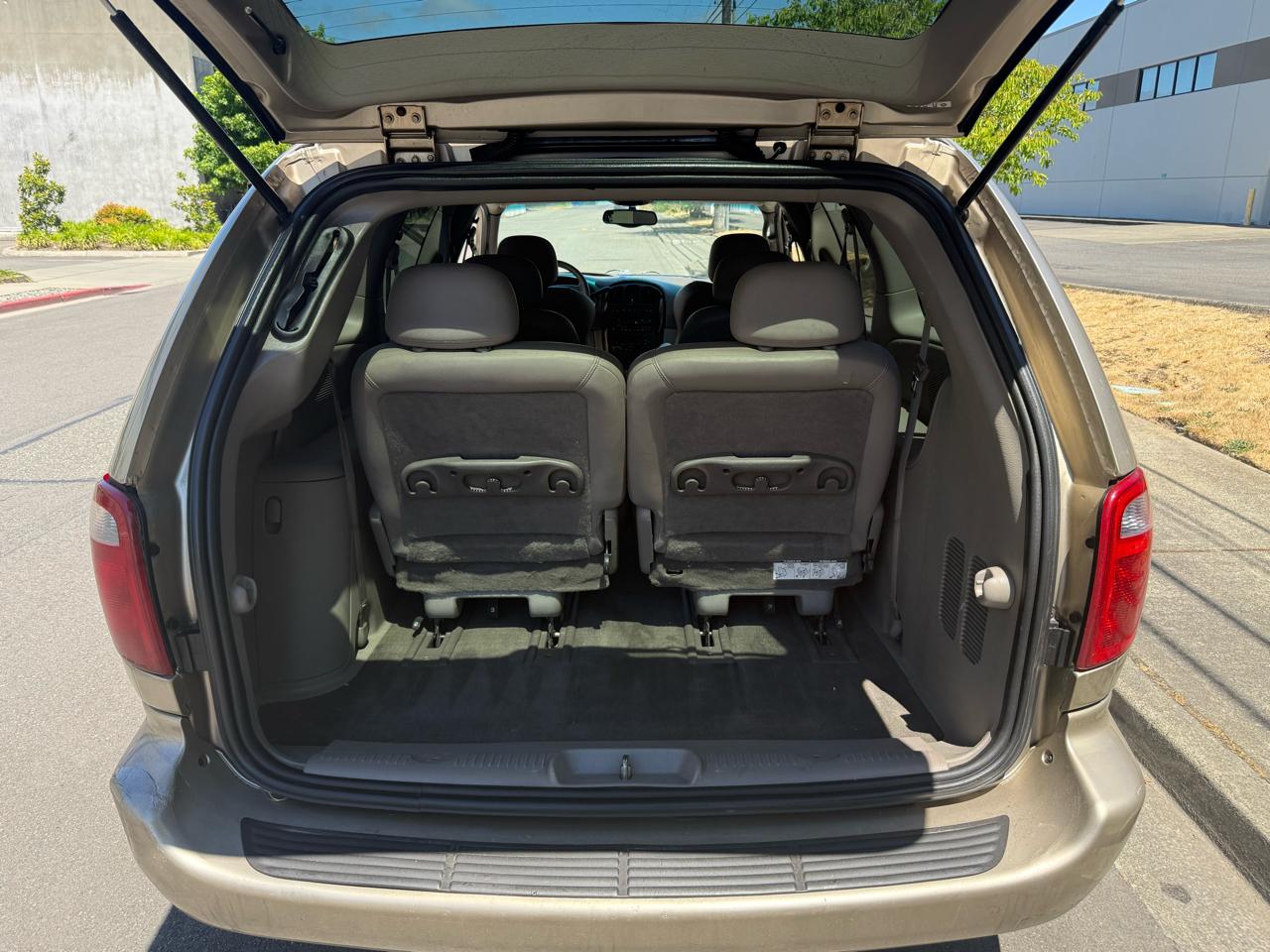 Chrysler Town & Country Limited FWD 2003