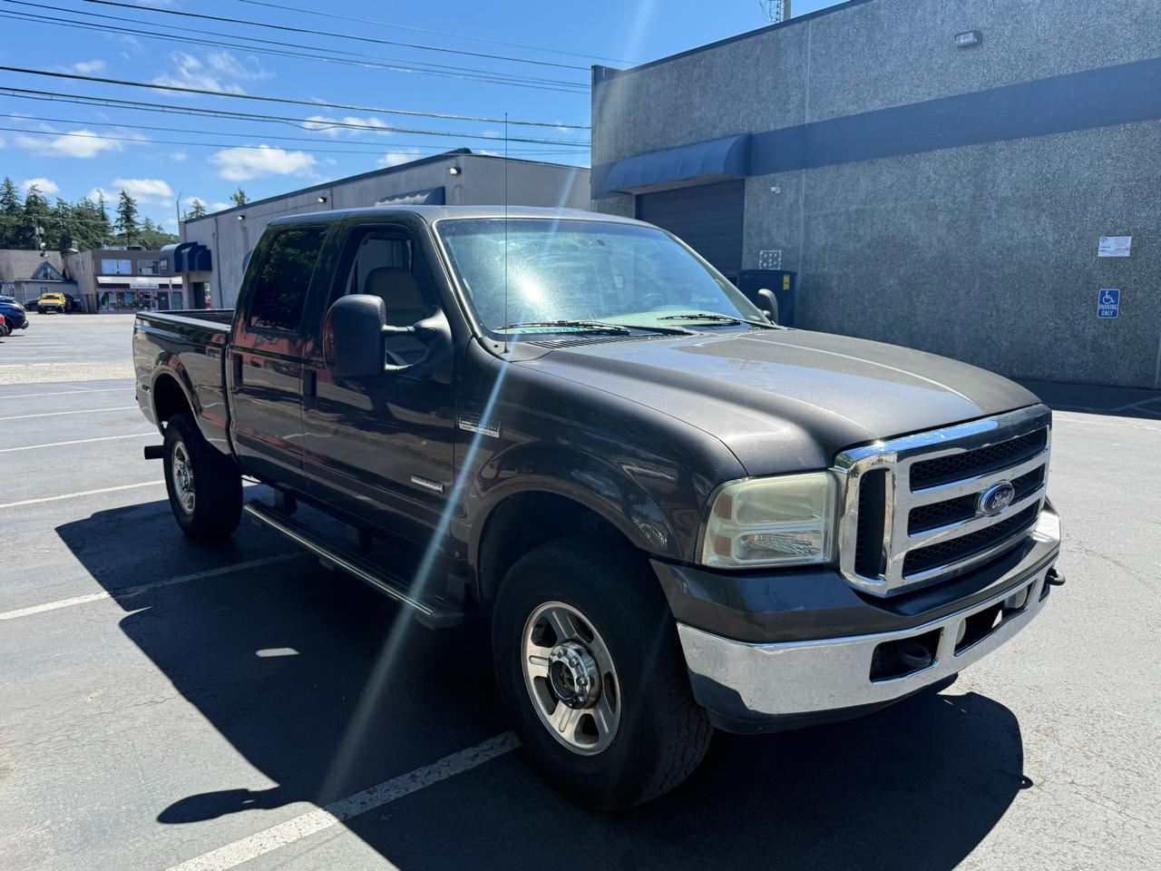 Ford F-350 SD Lariat Crew Cab 4WD 2005