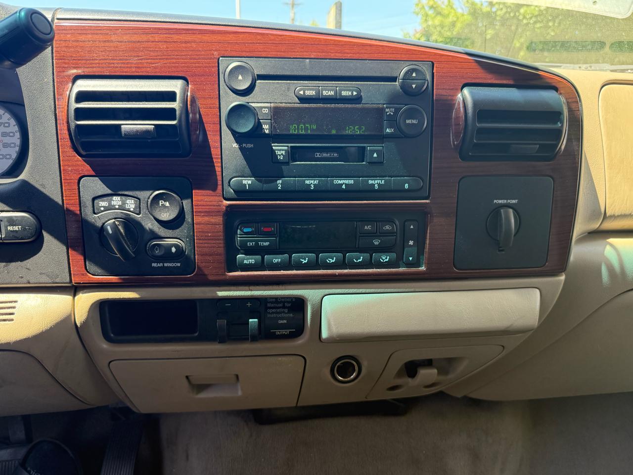 Ford F-350 SD Lariat Crew Cab 4WD 2005