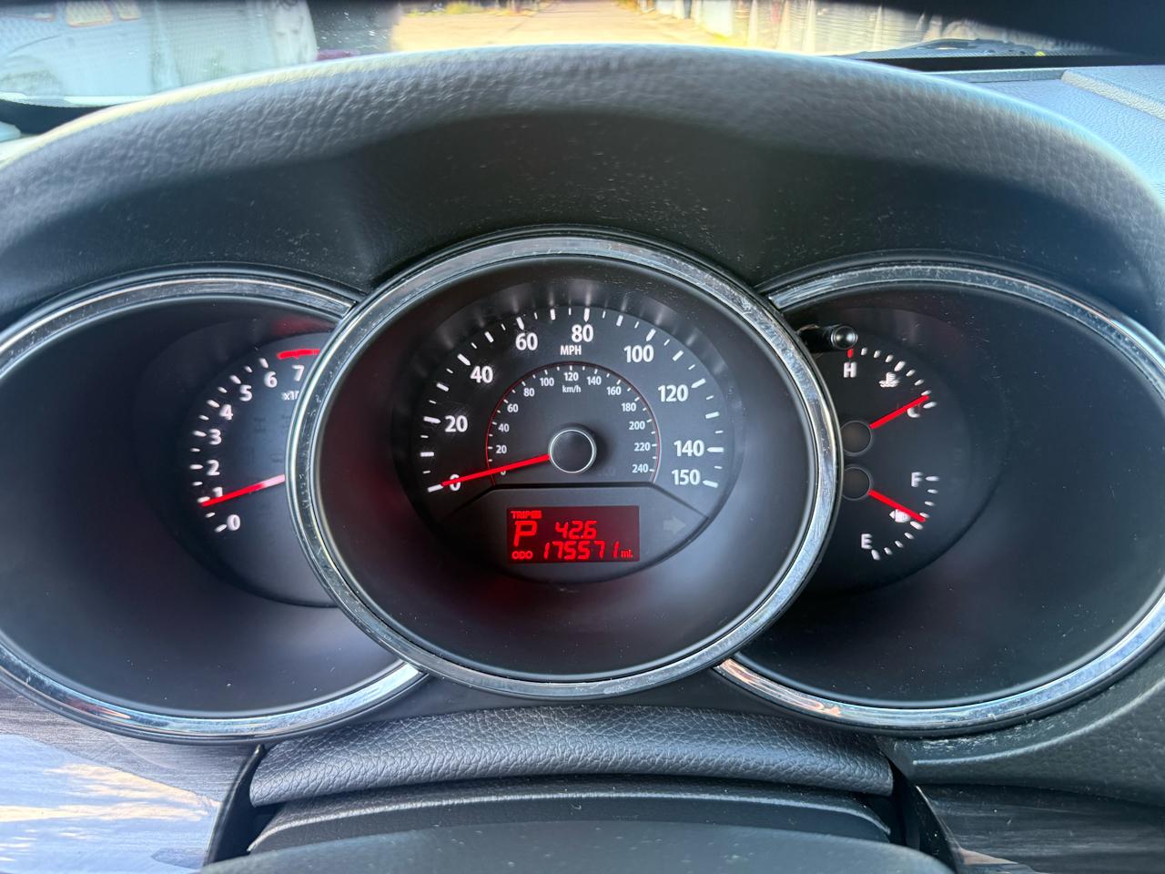 Kia Sorento LX 2WD 2012