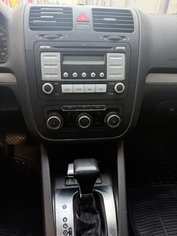 Volkswagen Jetta SEL PZEV 2010