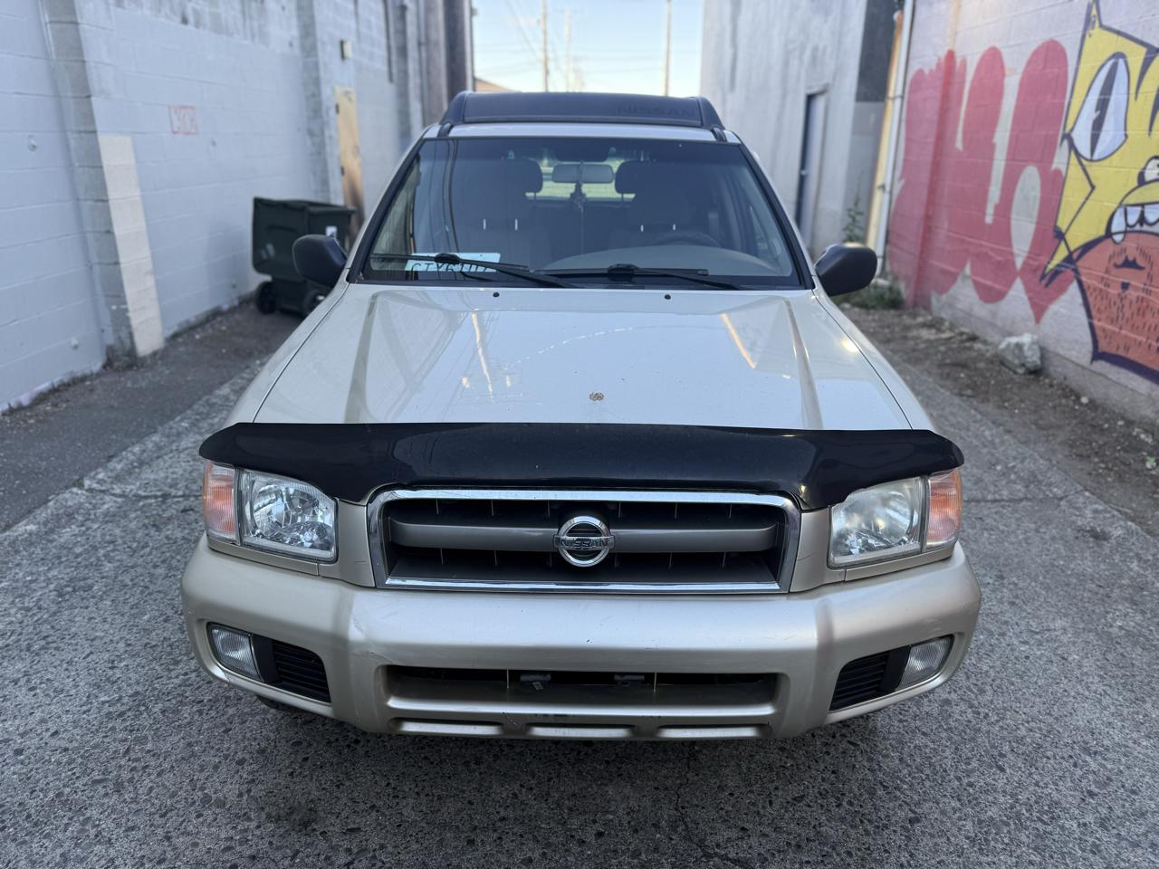 Nissan Pathfinder SE 4WD 2003