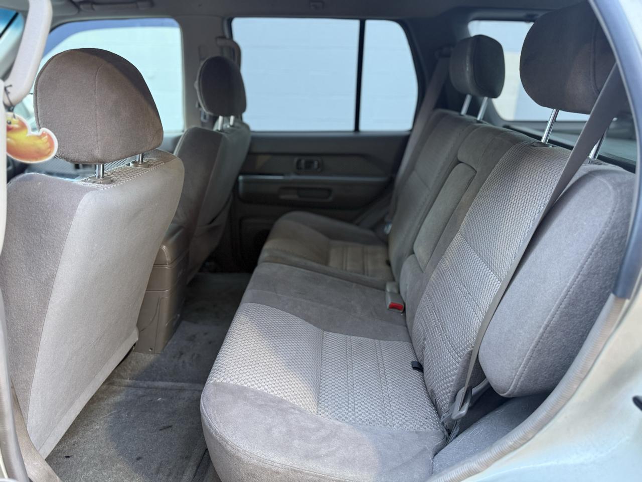 Nissan Pathfinder SE 4WD 2003