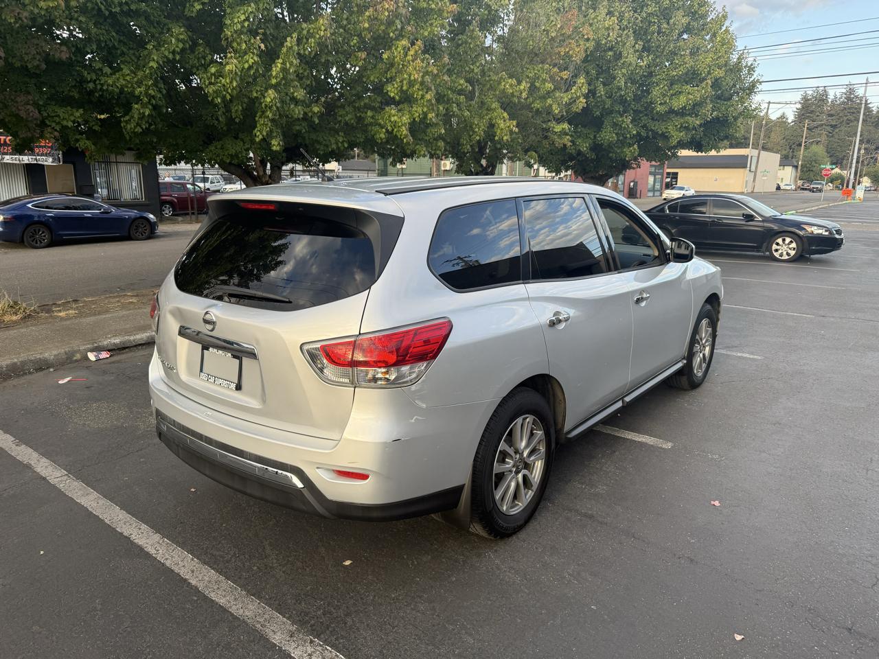 Nissan Pathfinder SL 2WD 2014
