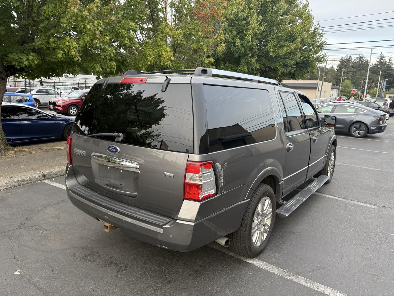 Ford Expedition EL Limited 4WD 2013
