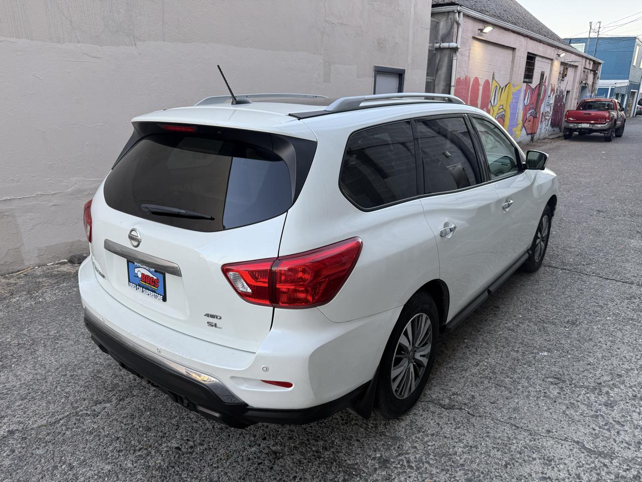 Nissan Pathfinder Platinum 4WD 2017