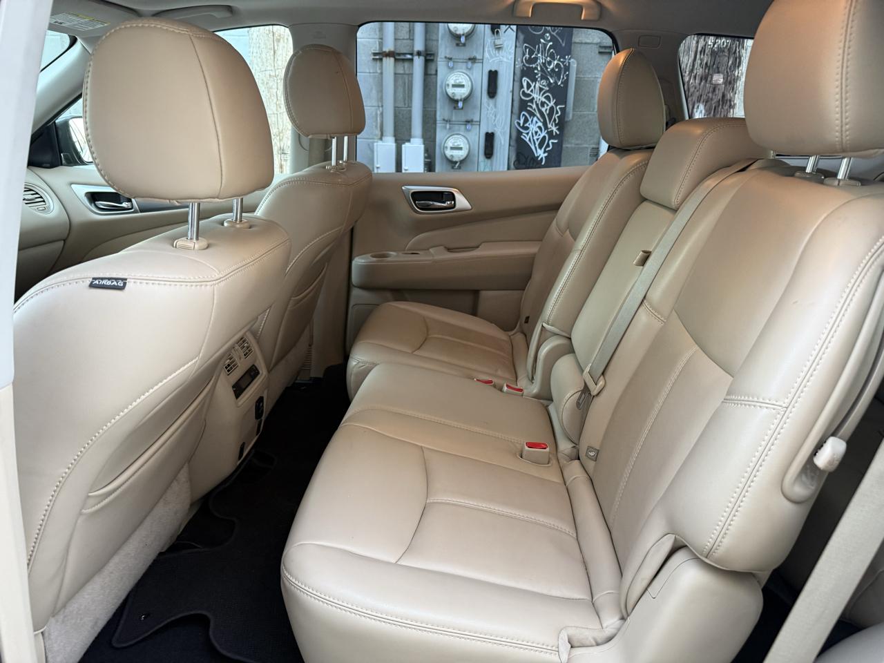 Nissan Pathfinder Platinum 4WD 2017