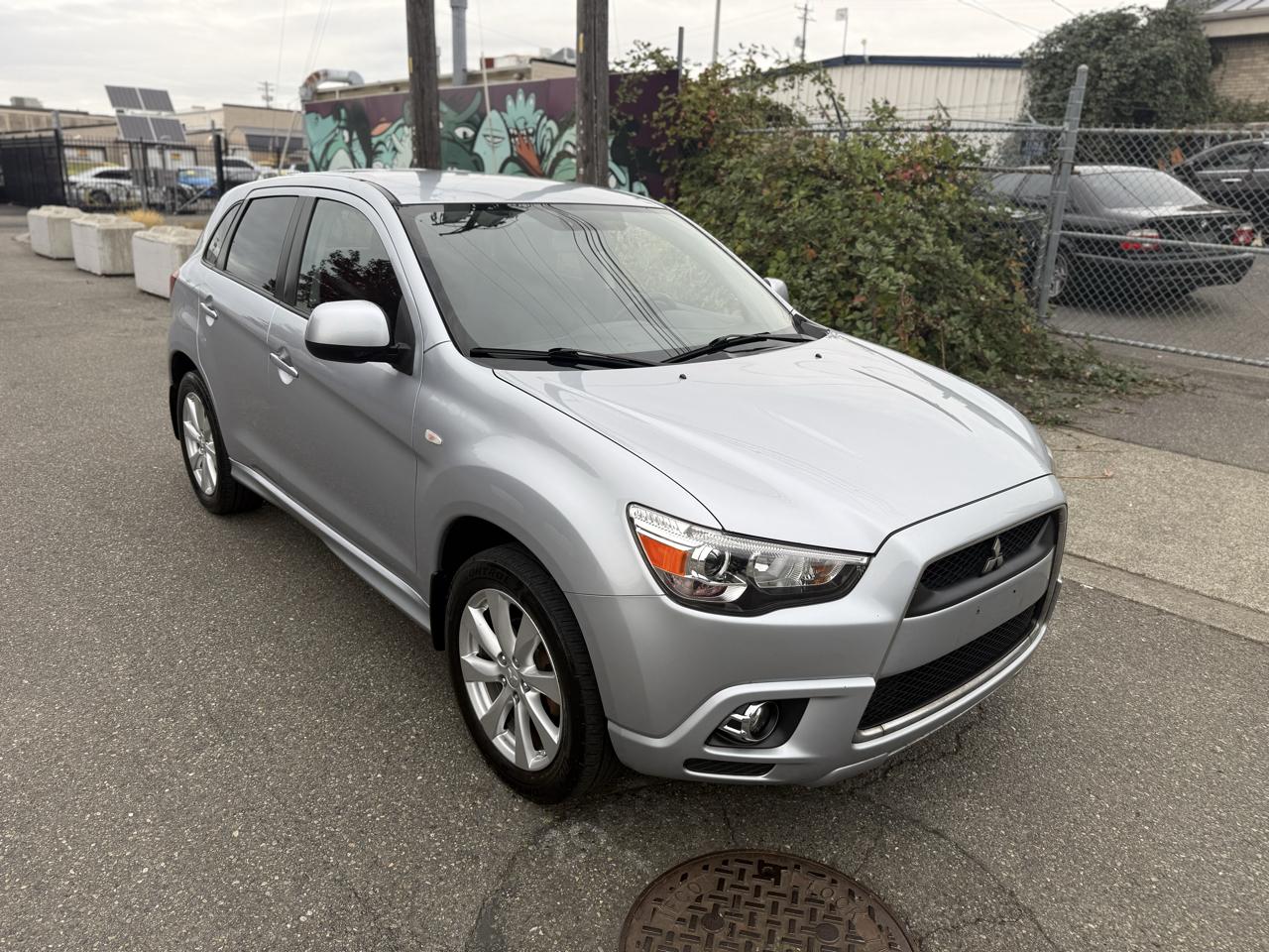 Mitsubishi Outlander Sport SE 4WD 2012