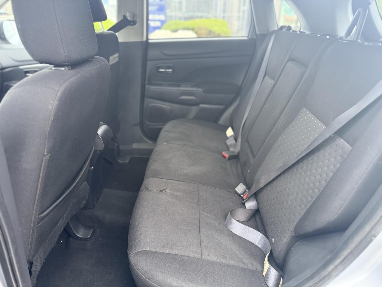 Mitsubishi Outlander Sport SE 4WD 2012