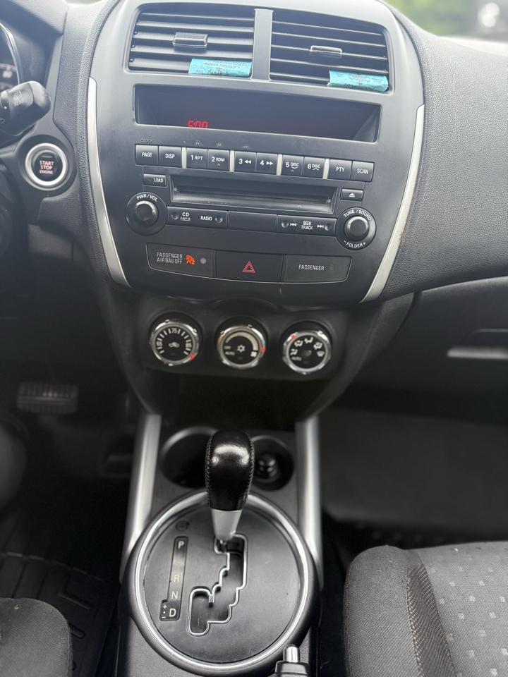 Mitsubishi Outlander Sport SE 4WD 2012